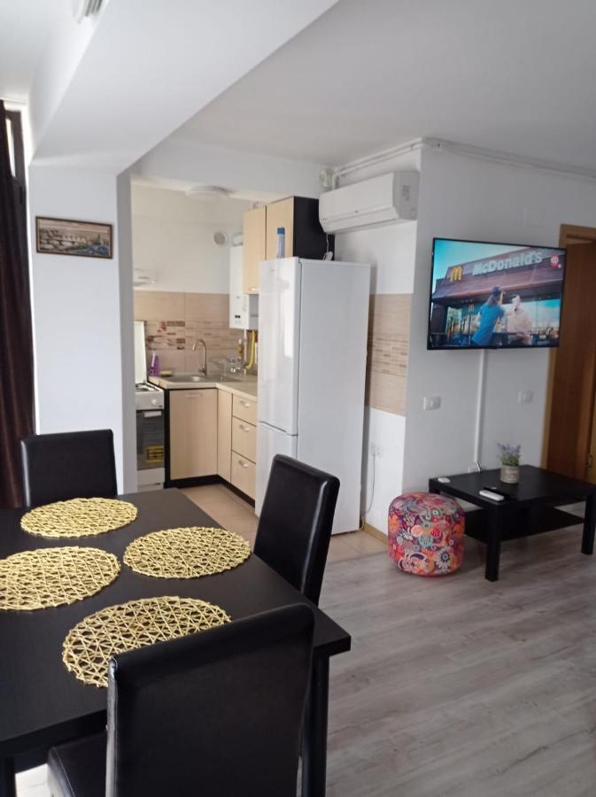 Apartament Lulu Mamaia Nord, 3 Minute De Plaja Năvodari Esterno foto